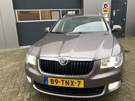 Skoda Superb Combi - 1.8 TSI DSG Elegance Business Line - 1