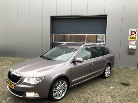 Skoda Superb Combi - 1.8 TSI DSG Elegance Business Line - 1