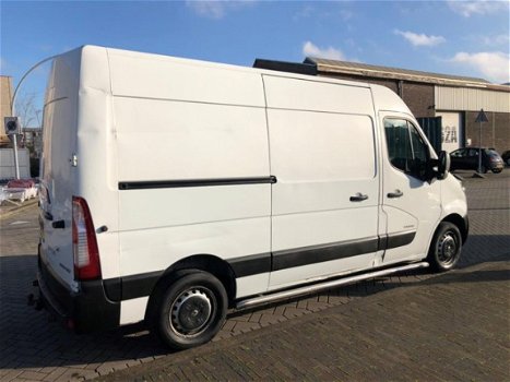 Renault Master - T35 2.3 dCi L2H2 | NAP | Airco | APK |125 PK | - 1