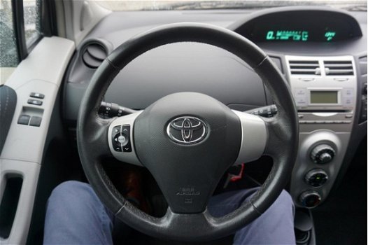 Toyota Yaris - 1.3 VVTi Sol MMT - 1