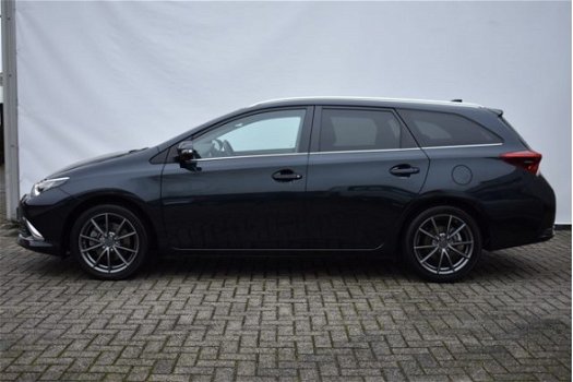 Toyota Auris Touring Sports - 1.8 HYBRID LEASE PRO - LEDER - PANORAMADAK - NAVIGATIE - 1