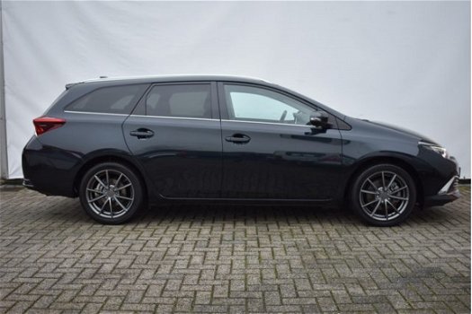 Toyota Auris Touring Sports - 1.8 HYBRID LEASE PRO - LEDER - PANORAMADAK - NAVIGATIE - 1