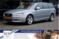 Volvo V70 - 2.4 D5 175 pk R-Design Automaat, Schuifdak, Leer, Navi - 1 - Thumbnail