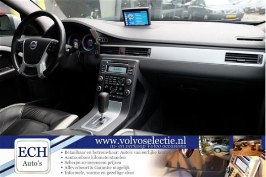 Volvo V70 - 2.4 D5 175 pk R-Design Automaat, Schuifdak, Leer, Navi - 1