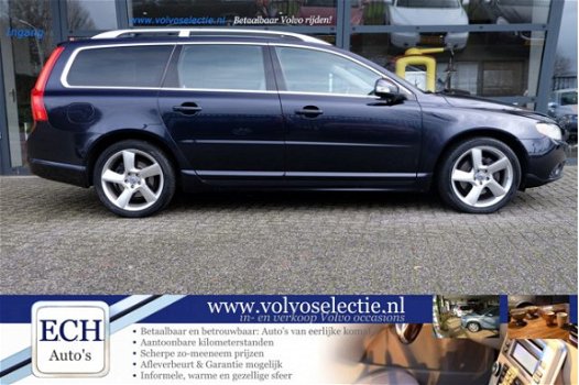 Volvo V70 - D5 AWD 185 pk Summum Automaat, Driver Support, Leer, Xenon, Navi, Stoelverwarming - 1