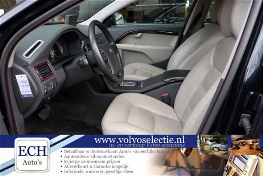 Volvo V70 - D5 AWD 185 pk Summum Automaat, Driver Support, Leer, Xenon, Navi, Stoelverwarming - 1