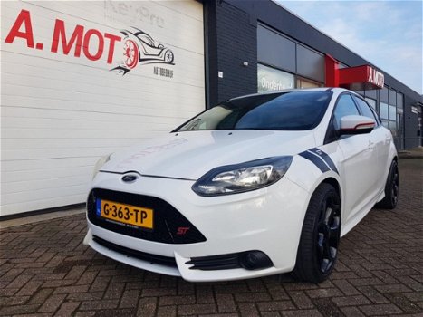 Ford Focus - 2.0 EcoBoost ST-2 MOOI SPORT UITVOERING ..WEINIG GELOPEN KM GARANTIE - 1