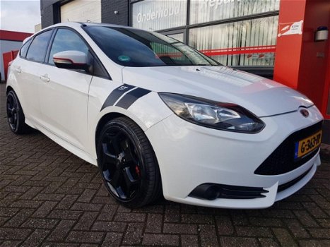 Ford Focus - 2.0 EcoBoost ST-2 MOOI SPORT UITVOERING ..WEINIG GELOPEN KM GARANTIE - 1