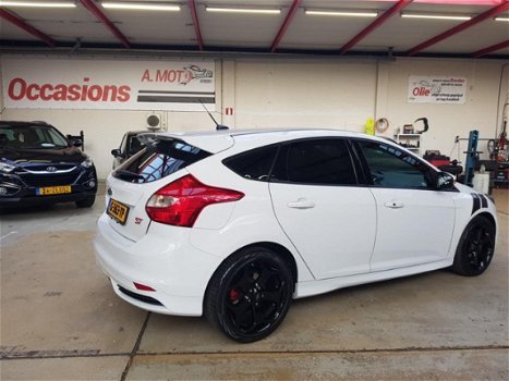 Ford Focus - 2.0 EcoBoost ST-2 MOOI SPORT UITVOERING ..WEINIG GELOPEN KM GARANTIE - 1