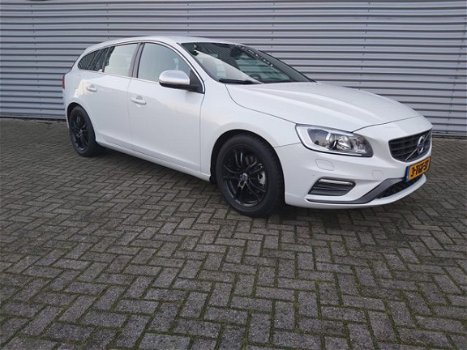 Volvo V60 - 2.0 D4 R-Design - 1