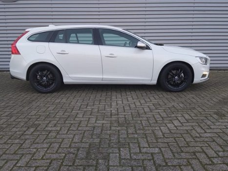 Volvo V60 - 2.0 D4 R-Design - 1