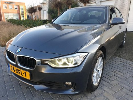 BMW 3-serie - 320i High Executive Automaat Navigatie Xenon 1e Eigenaar - 1