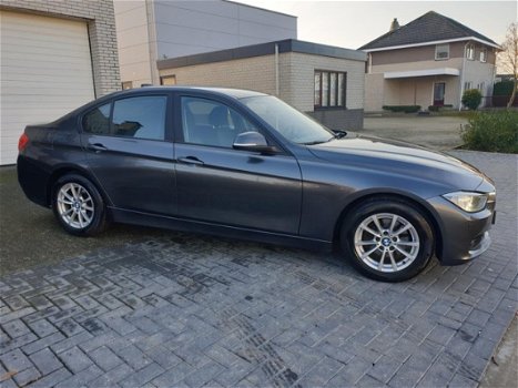 BMW 3-serie - 320i High Executive Automaat Navigatie Xenon 1e Eigenaar - 1