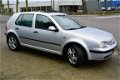 Volkswagen Golf - 1.8-5V Comfortline RIJDT PRAKTISCH NIEUW MET APK TOT 17-09-2020 - 1 - Thumbnail