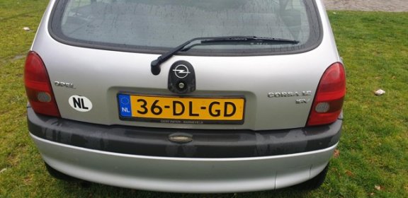 Opel Corsa - 1.2i-16V Strada Automaat 3e eigenaar stuurbekrachtiging lage km stand - 1