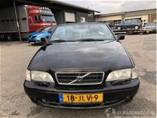 Volvo C70 - cabrio 2.0 20v turbo 163pk - youngtimer - airco - leer - stoelverw. - elektr kap - nieuw