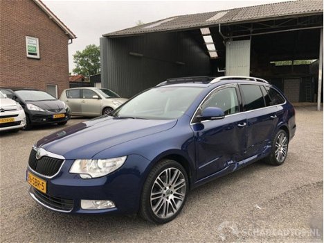 Skoda Superb Combi - 1.8 tsi 118kw dsg aut. elegance - panoramdak groot - xenon - navi - 18 inch - p - 1