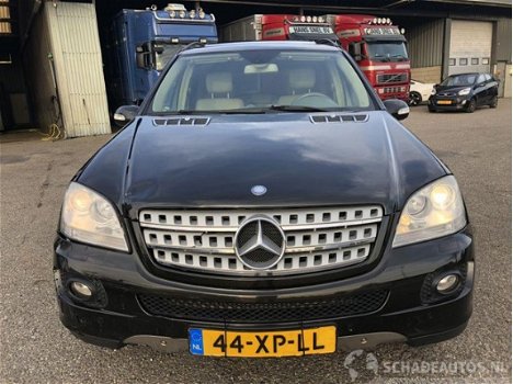 Mercedes-Benz ML-klasse - 4.0 420 cdi v8 32v 4-matic 4x4 automaat sport - luchtvering - schuifdak - - 1