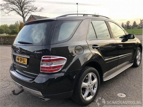 Mercedes-Benz ML-klasse - 4.0 420 cdi v8 32v 4-matic 4x4 automaat sport - luchtvering - schuifdak - - 1