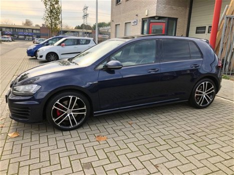 Volkswagen Golf - 2.0 TDI GTD s&s/pano/leder/xenon/led/navi/dynaudio/bomvol opties - 1