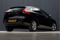 Volvo V40 - 1.6 D2 Momentum Sport (NAVIGATIE, DIGITAL COCKPIT, TELEFOON, SPORTSTOELEN, PARKEERSENS, - 1 - Thumbnail