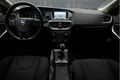 Volvo V40 - 1.6 D2 Momentum Sport (NAVIGATIE, DIGITAL COCKPIT, TELEFOON, SPORTSTOELEN, PARKEERSENS, - 1 - Thumbnail