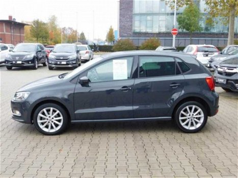 Volkswagen Polo - 1.2 TSI Highline * NAVI, PANORAMA, CAMERA, PRIVACY GLAS, 16-inch LMV * 1e Eigenaar - 1