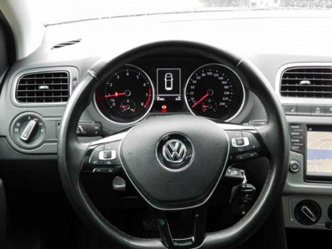 Volkswagen Polo - 1.2 TSI Highline * NAVI, PANORAMA, CAMERA, PRIVACY GLAS, 16-inch LMV * 1e Eigenaar - 1