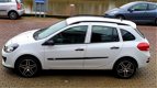 Renault Clio Estate - 1.2 TCE Corporate - 1 - Thumbnail