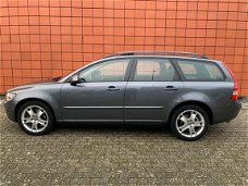 Volvo V50 - 2.5 T5 AWD Momentum Automaat/220PK/Navi/Schuifdak/Navi/Stoelverwarming/Trekhaak/17 inch