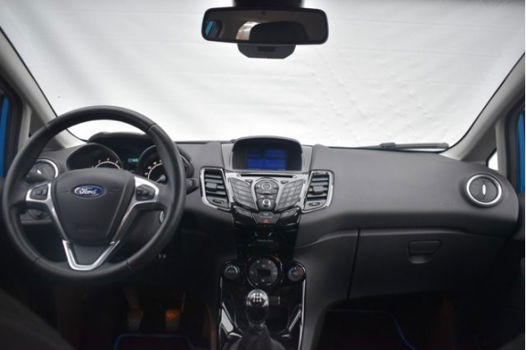 Ford Fiesta - 1.0 100PK Titanium 5-deurs | Navigatie | Parkeersensoren | Voorruitverwarming - 1