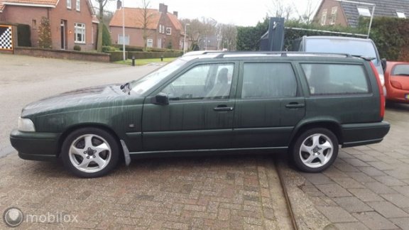 Volvo V70 - 2.3 T-5 Exclusive/Airco/Leder/Netjes/Apk - 1