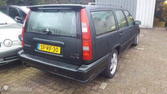 Volvo V70 - 2.3 T-5 Exclusive/Airco/Leder/Netjes/Apk - 1