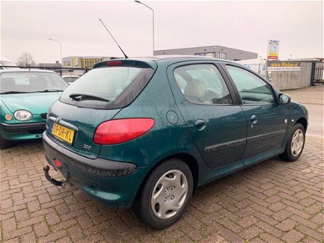 Peugeot 206 - 1.6 XT ( LAGE KM / NAP / NW APK / AIRCO / CLIMA / 5DRS / PANO ) - 1