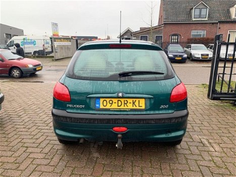 Peugeot 206 - 1.6 XT ( LAGE KM / NAP / NW APK / AIRCO / CLIMA / 5DRS / PANO ) - 1