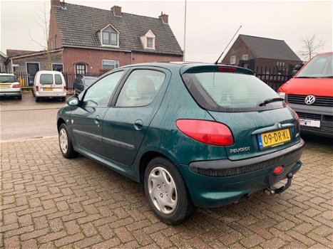 Peugeot 206 - 1.6 XT ( LAGE KM / NAP / NW APK / AIRCO / CLIMA / 5DRS / PANO ) - 1