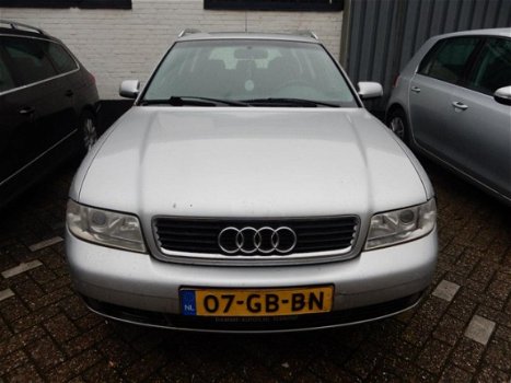 Audi A4 Avant - 1.6 Advance - 1