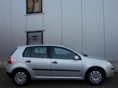 Volkswagen Golf - 1.6 FSI Turijn Airco Eleck-pakket Trekhaak keurig nette - 1