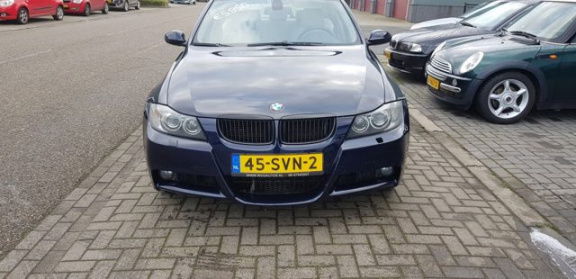 BMW 3-serie - 320i - 1