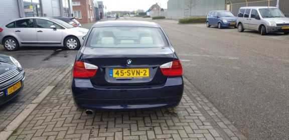 BMW 3-serie - 320i - 1