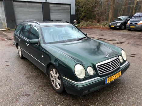 Mercedes-Benz E-klasse Combi - E 240; - 1