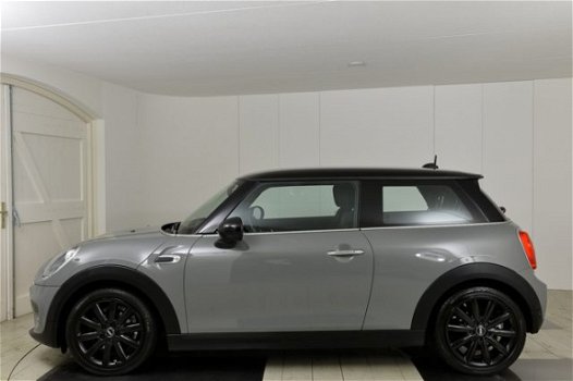 Mini Mini Cooper - 1.5 Business Mooie Looks Navi | PDC |Stoelverwarming - 1