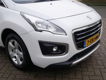 Peugeot 3008 - 2.0 HDi HYbrid4 Executive Aut. LED Navi - 1 - Thumbnail