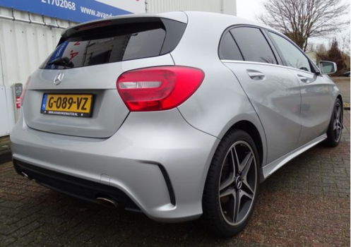 Mercedes-Benz A-klasse - A 180 AMG-Line, Navi, DealerOH, APK 28-2-21 - 1