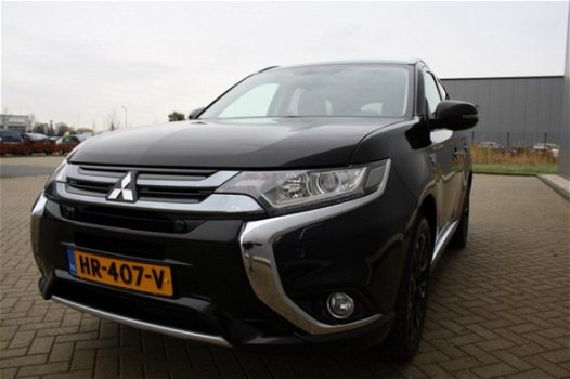 Mitsubishi Outlander - 2.0 PHEV Executive Edition 1e eigenaar/ EX BTW - 1