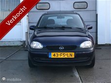 Opel Corsa - 1.2i-16V Onyx NEW APK TOP AUTO BOEKJES