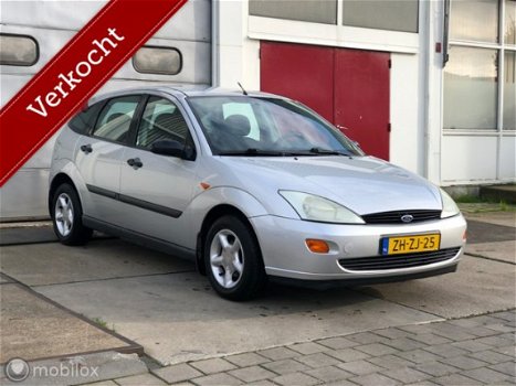 Ford Focus - 1.6-16V Ambiente PARKEERSENSOREN VELGN NAP AIRCO - 1