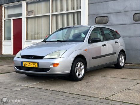 Ford Focus - 1.6-16V Ambiente PARKEERSENSOREN VELGN NAP AIRCO - 1