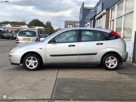 Ford Focus - 1.6-16V Ambiente PARKEERSENSOREN VELGN NAP AIRCO - 1