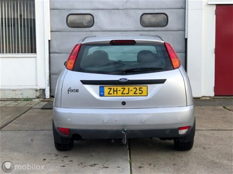 Ford Focus - 1.6-16V Ambiente PARKEERSENSOREN VELGN NAP AIRCO - 1